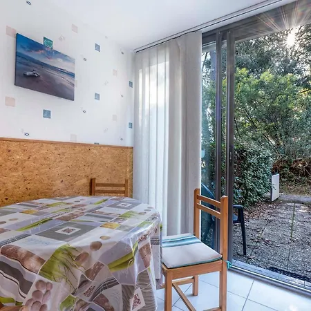T2 En Rez-de-jardin, Terrasse, A 300m De La Plage, Parking, Environnement Calme Et Boise - Fr-1-550-71 Apartment