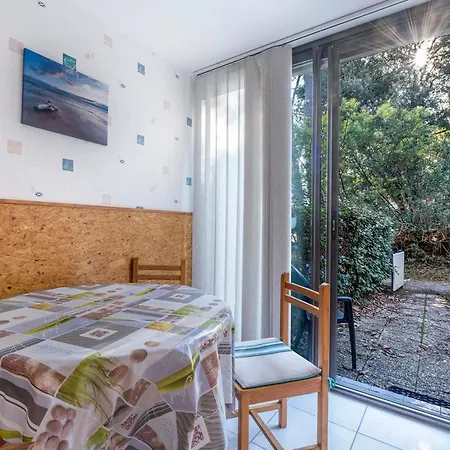 T2 En Rez-de-jardin, Terrasse, A 300m De La Plage, Parking, Environnement Calme Et Boise - Fr-1-550-71 Apartment